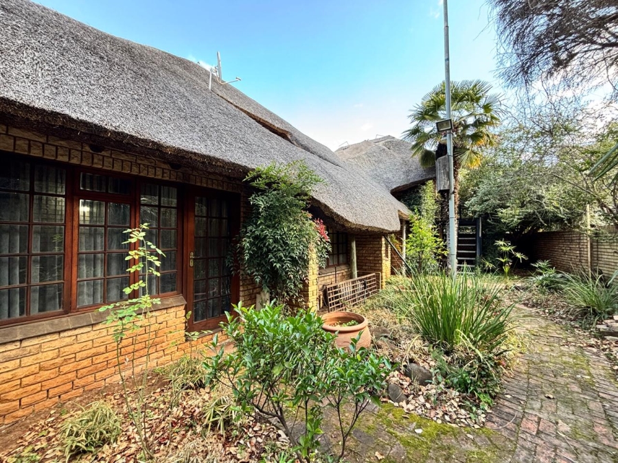 3 Bedroom Property for Sale in Mooivallei Park North West